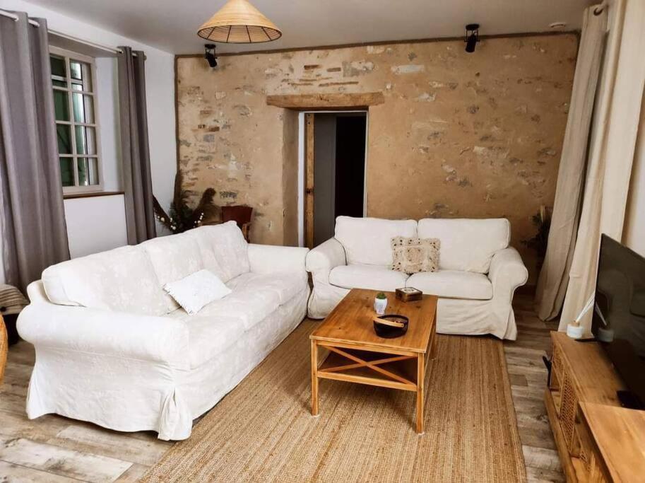 Gite La Petite Longere Septfonds Esterno foto
