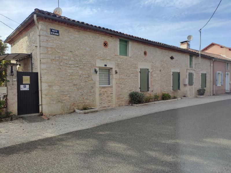 Gite La Petite Longere Septfonds Esterno foto